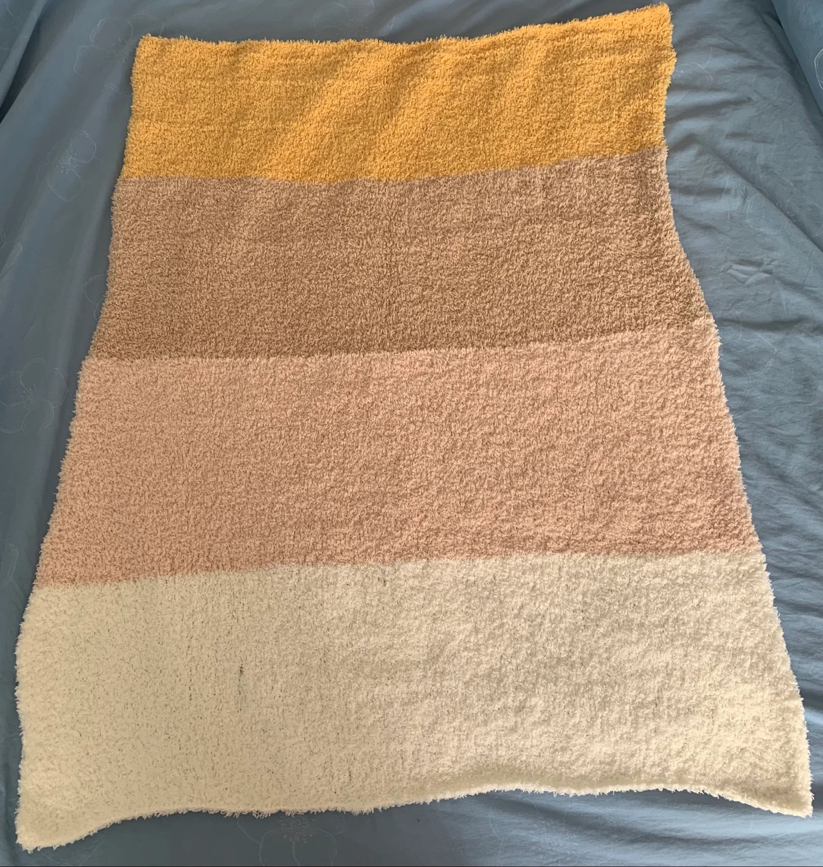 Soft blanket with its plush toy – photo 2